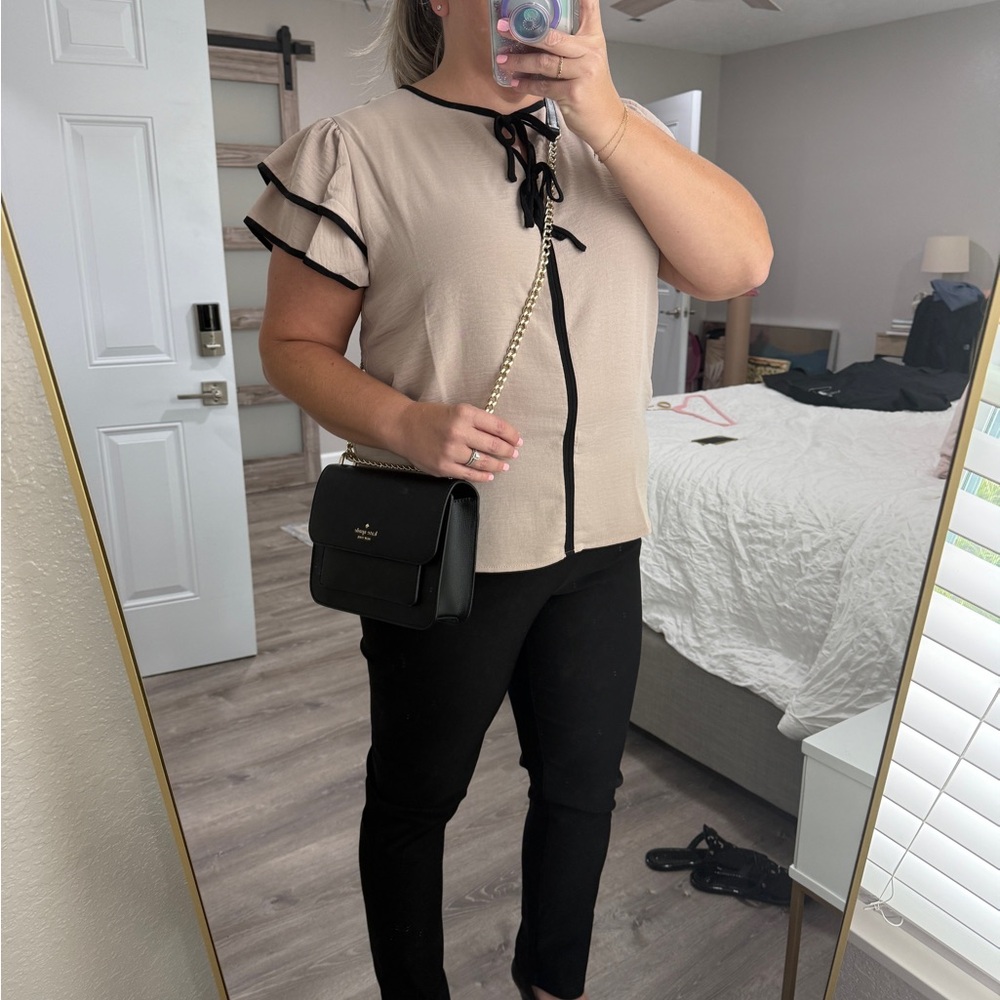 Adrianna Papell
Contrast Trim Bow Tie Shirt